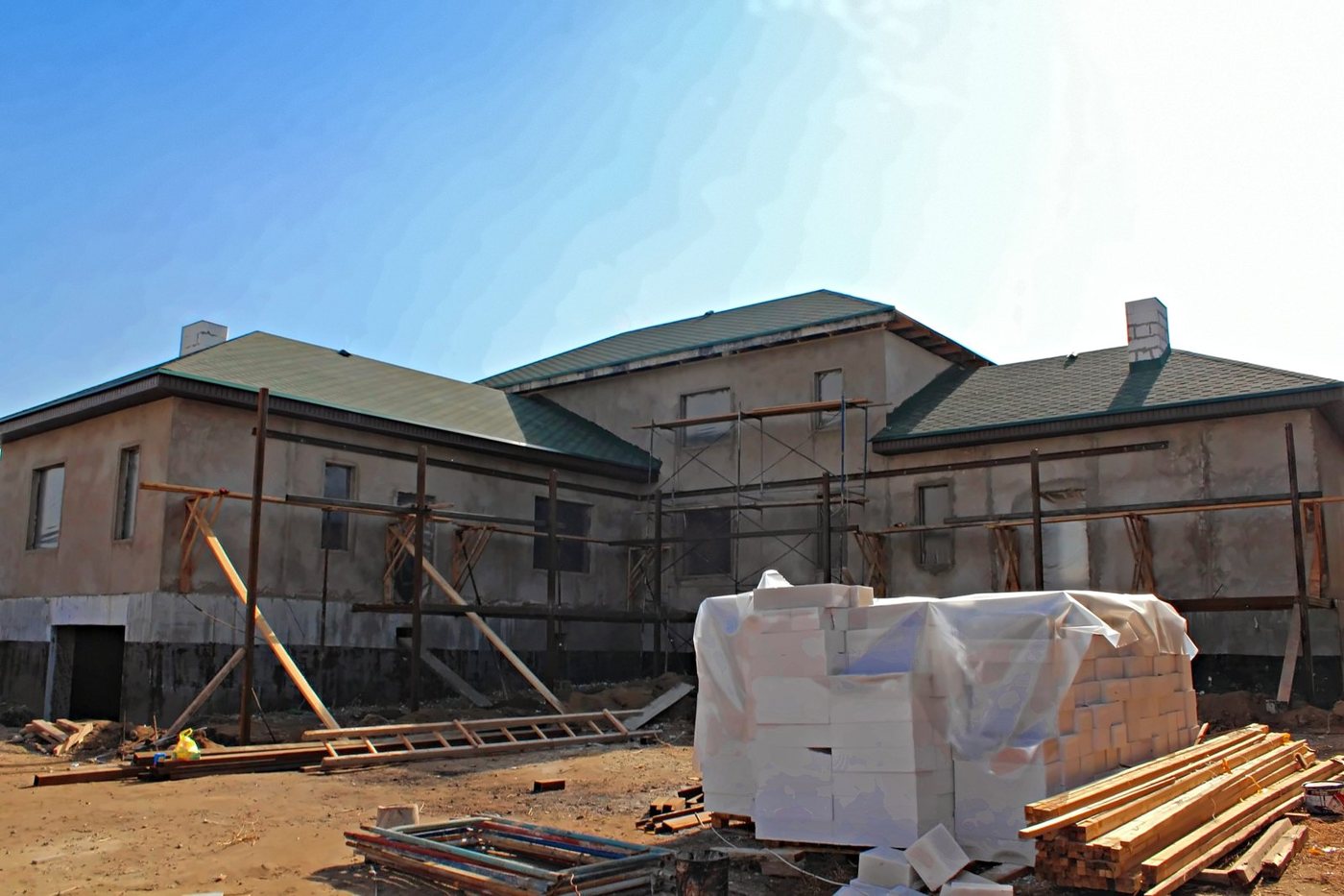 Akzhar · 2013 · 2 × 600 m²